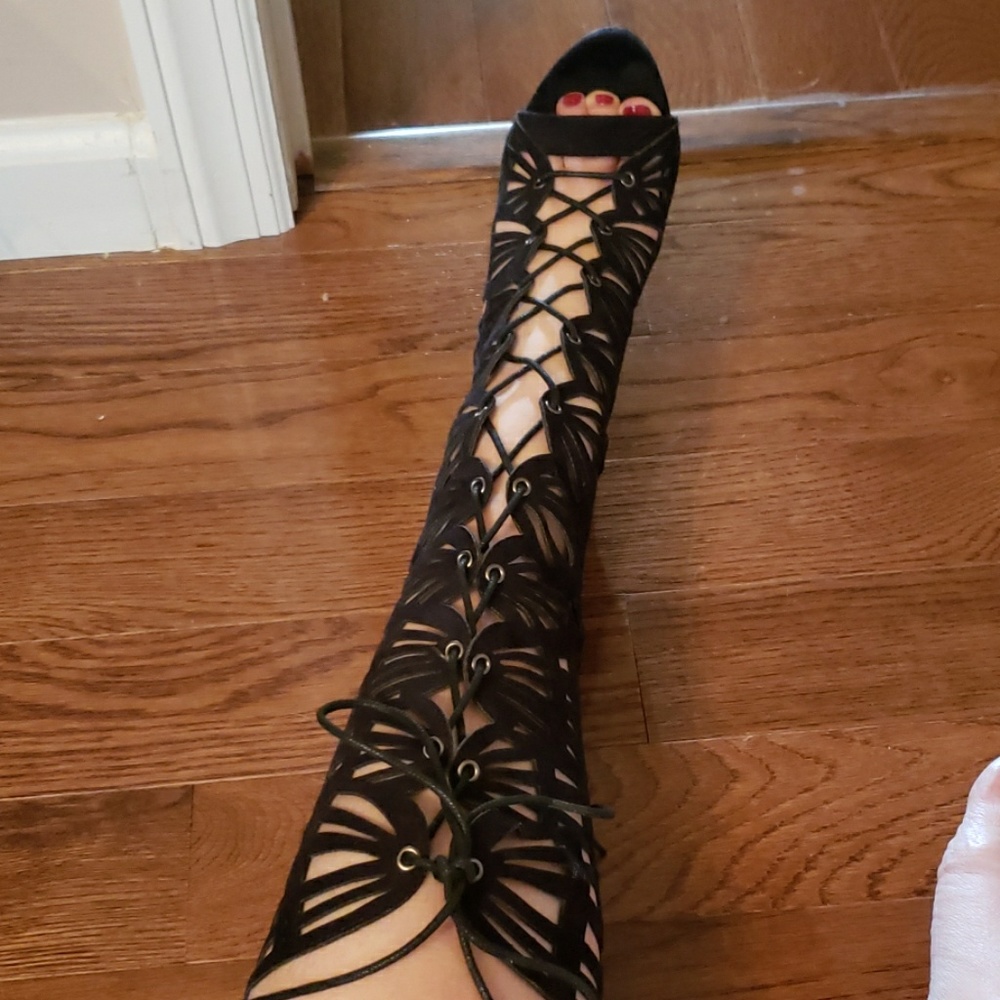 Boots - Picture 4 of 4